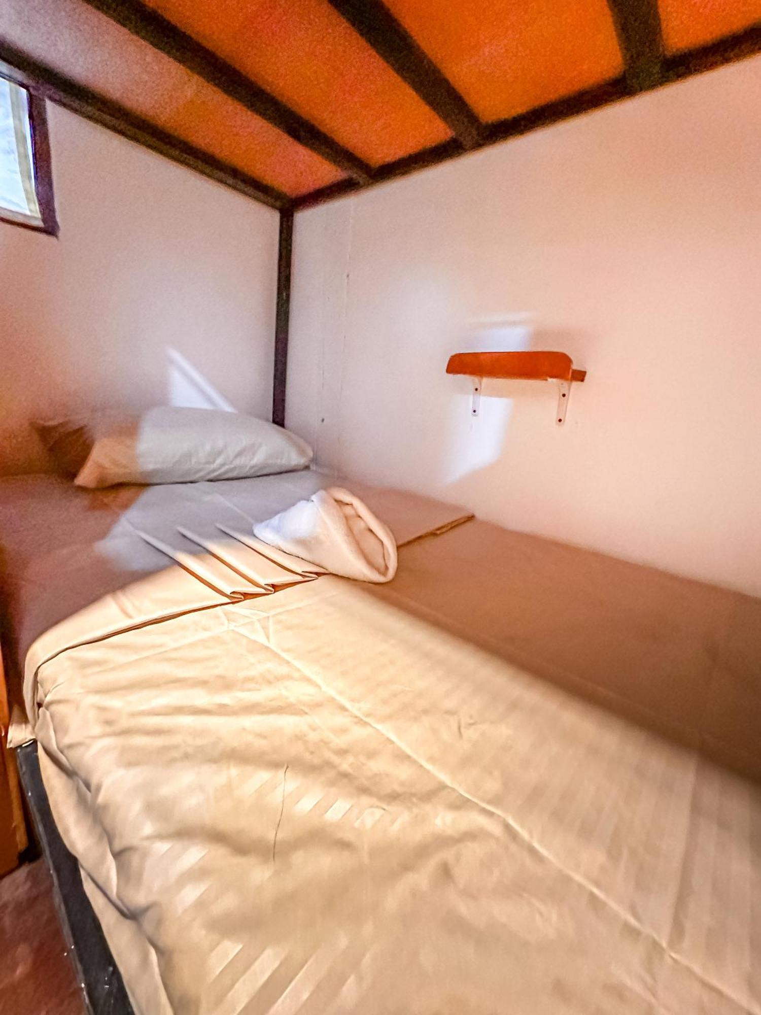 Hangout'S Hostel El Nido Exterior photo